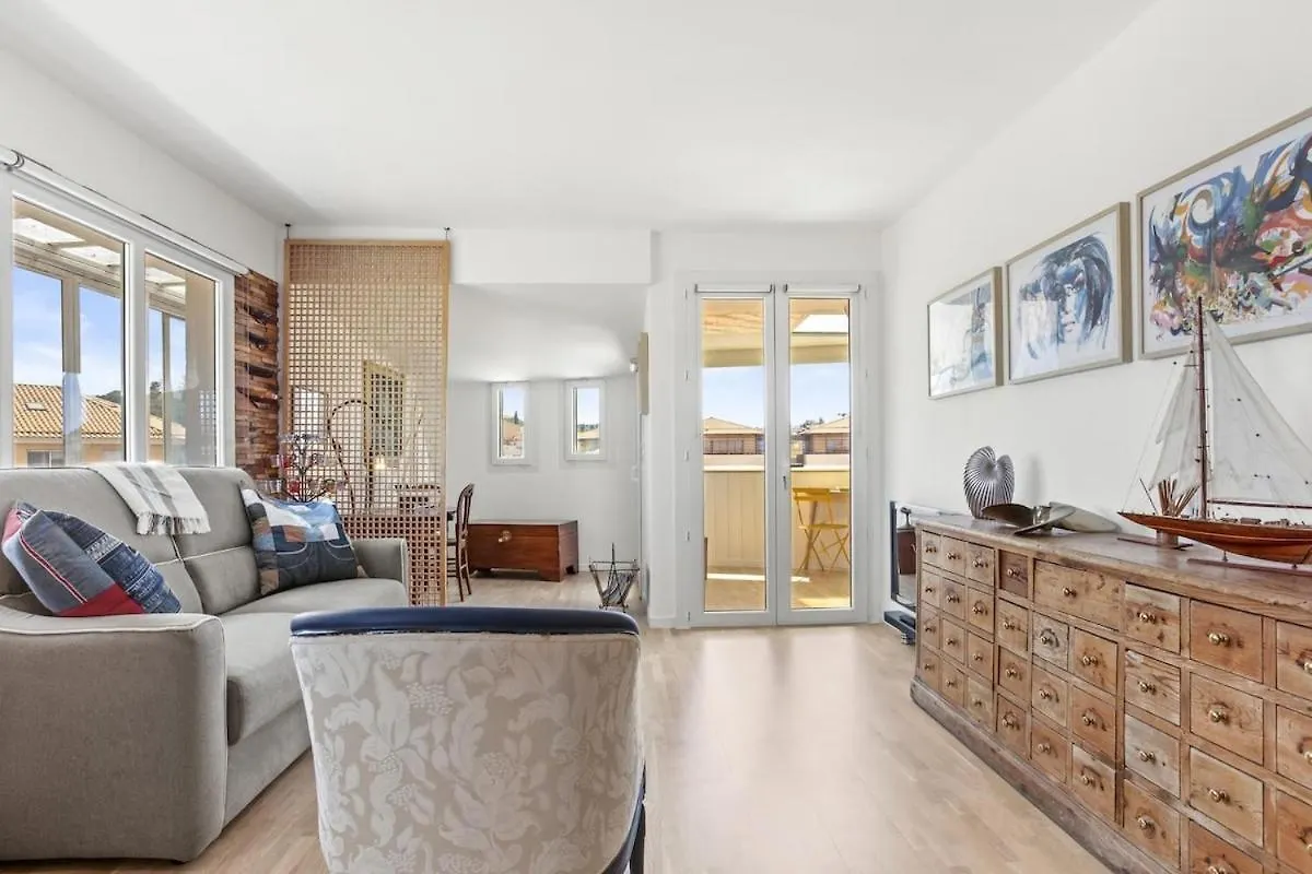 Apartment Centre-Ville-Proche Des Plages-Wifi-Clim Saint-Raphael  France